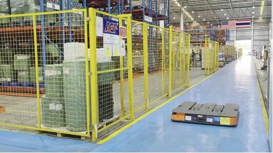 自动化生产线与 AGV 智能物流